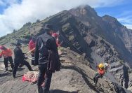Proses evakuasi pendaki wanita asal Brasil nyang jatuh saat mendaki di Gunung Rinjani.(Dok. Humas Kantor SAR Mataram)